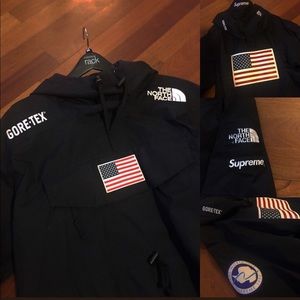 Used Supreme TNF jacket SS17 size Large